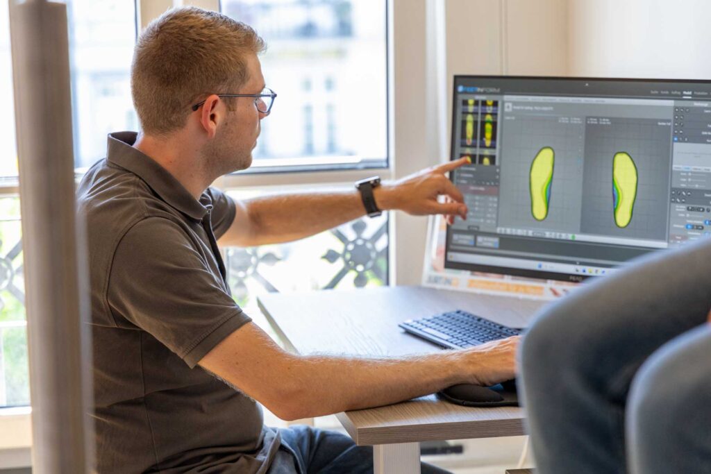 Auswertung eines 3D-Fußmodells für orthopädische Einlagen bei Desor